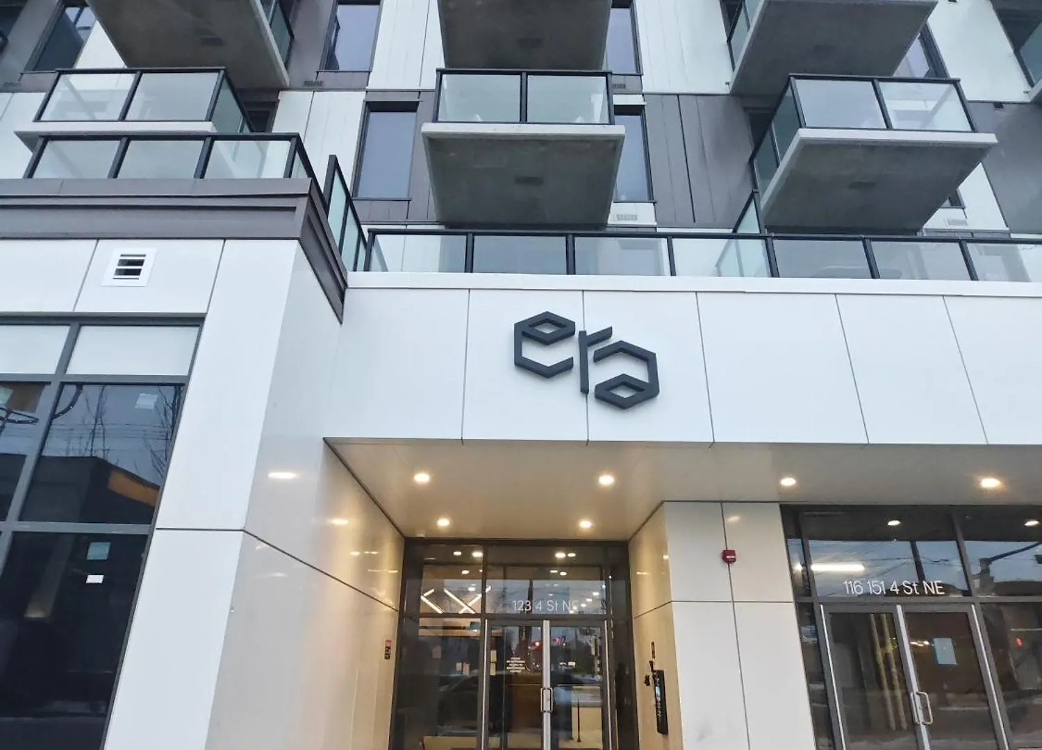 Апартаменты Bow River Cabin - Downtown - River Front - Free Street Parking Калгари